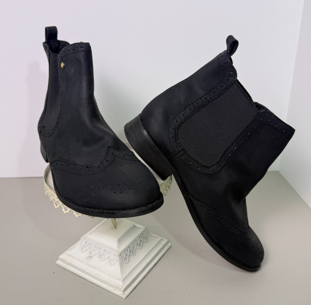 GH Bass Danni Chelsea Boots Womens 9.5 Black Leather Wingtip Brogue Ankle Bootie